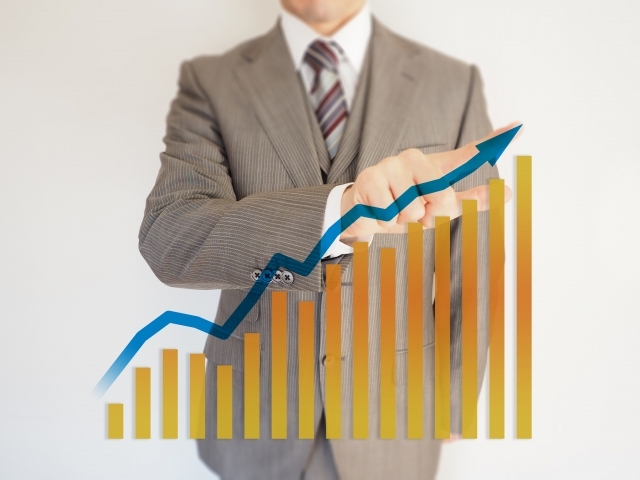 ビジネスマン【業績アップ】｜写真素材なら「写真AC」無料（フリー）ダウンロードOK